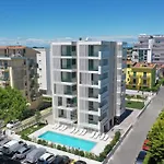 Apartment East Side