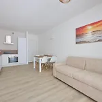 East Side Apartment *
